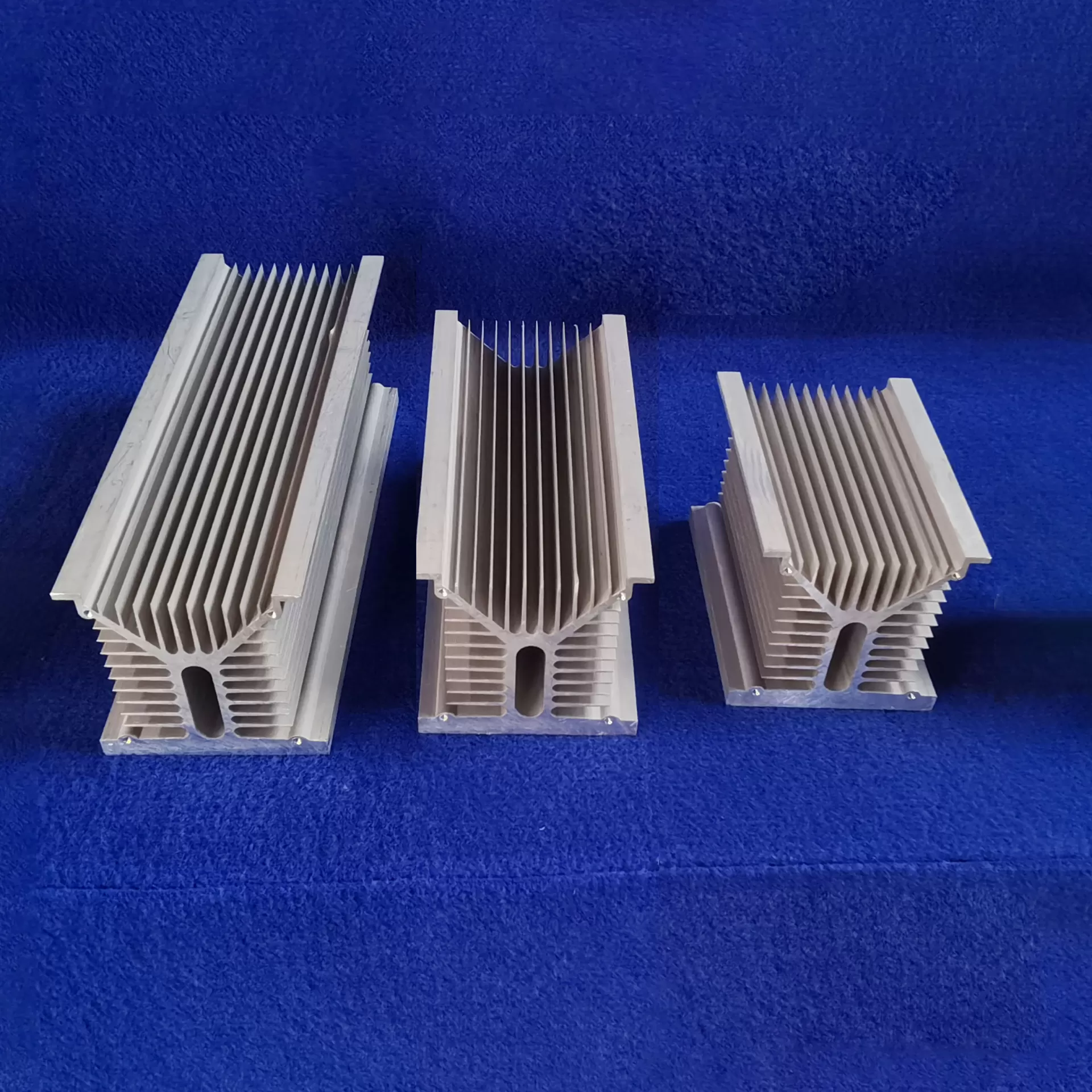 Customized Aluminum Extrusion Profile for T Slot heat sink etc